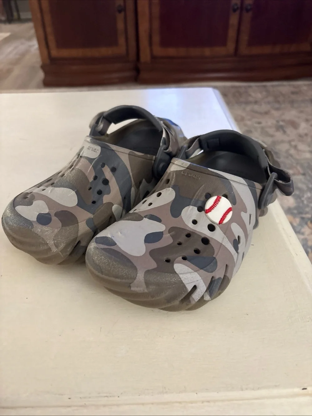 Crocs Echo Duck Camo Clog Shoes in Camouflage Green - Lightweight Comfort J3